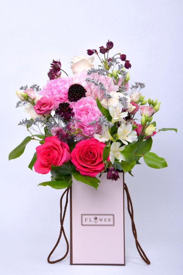 Flowers - By Tati Bouquet 4 - Regular PRICE DROP Flowers Regular